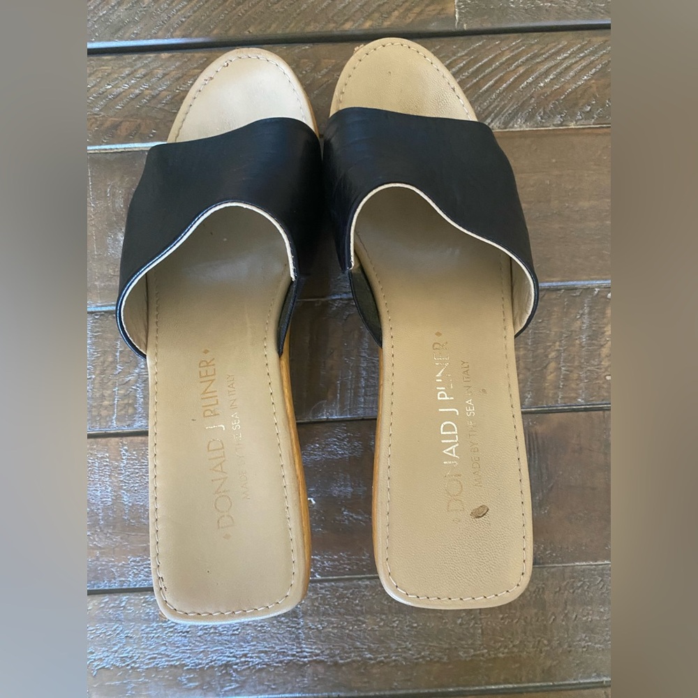 Donald J. Pliner Black Leather Slide Wedge Sandals with Tan Wood-Look Platform - Picture 2 of 9